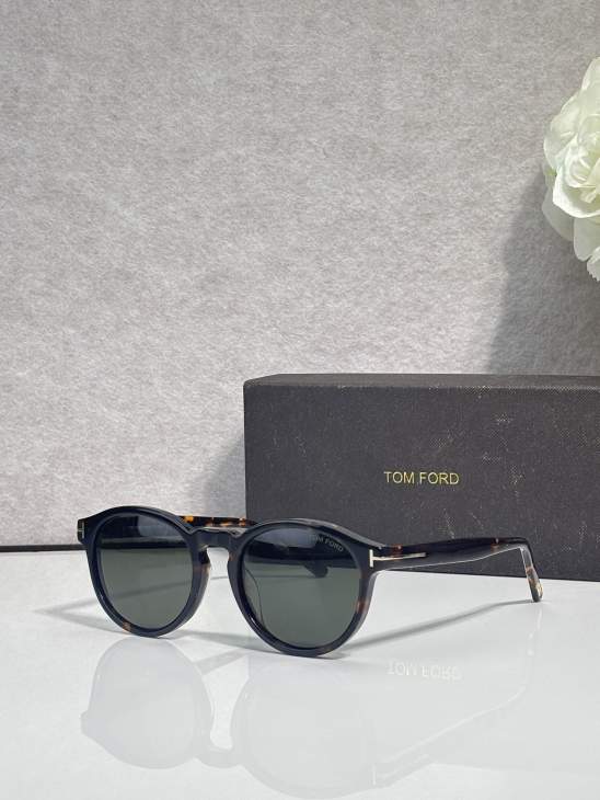 Picture of Tom Ford Sunglasses _SKUfw79760136fw